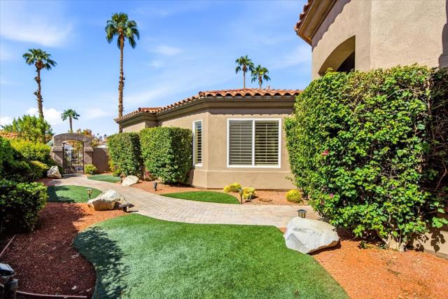384 Tomahawk Drive, Palm Desert, CA 92211