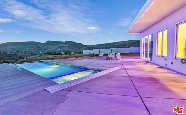 5215 Pioneertown Road, Pioneertown CA: https://media.crmls.org/mediaz/7f5994de-e3e7-4553-ad26-f794650edcbf.jpg