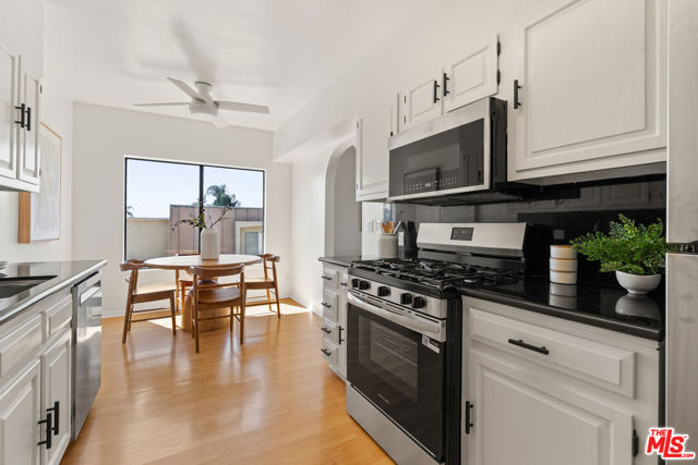 1742 S Bentley Avenue, Los Angeles CA: https://media.crmls.org/mediaz/7f59d1b2-eb7c-415a-ae5f-c7de22ca26b2.jpg