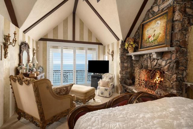 200 Neptune Avenue, Encinitas CA: https://media.crmls.org/mediaz/7f5a082a-8a43-4ef6-962b-22ddafd74394.jpg