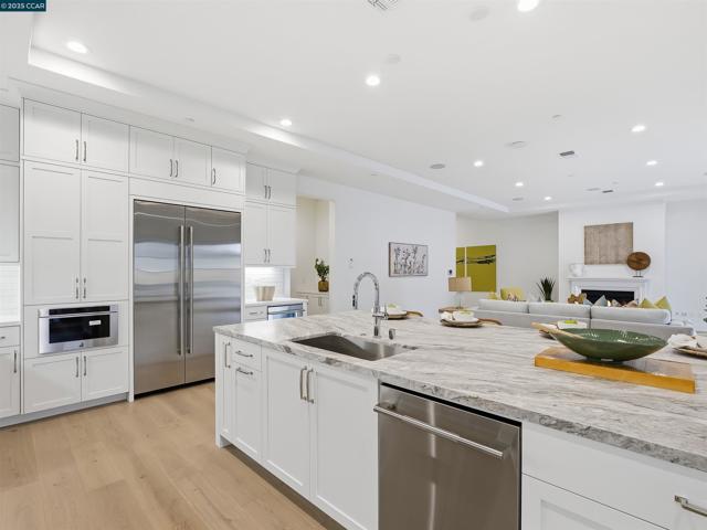 18242 Corte Agustin, Morgan Hill CA: https://media.crmls.org/mediaz/7f5bcdf9-df55-42b0-8b54-c62305a1e3f4.jpg