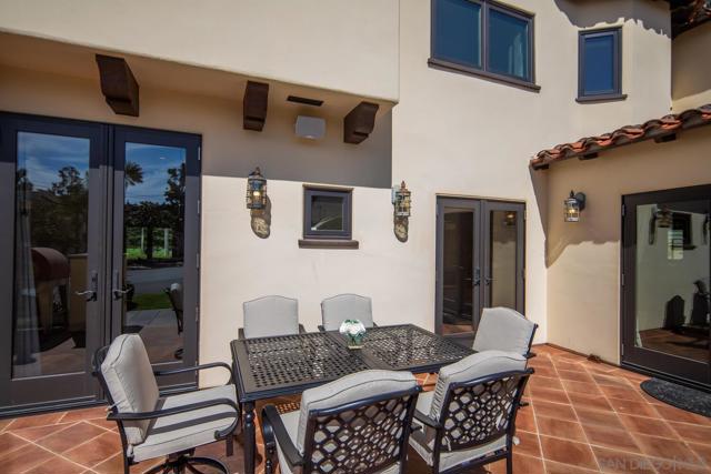 650 Glorietta Blvd, Coronado CA: https://media.crmls.org/mediaz/7f5c2599-a988-4fb7-a3c6-a05ecf31c28f.jpg