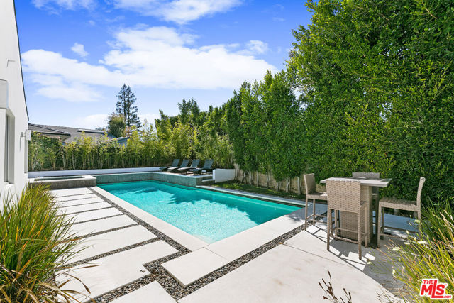 15514 CASIANO Court, Los Angeles CA: https://media.crmls.org/mediaz/7f5ce492-e273-4545-90b4-828ce0ce0031.jpg