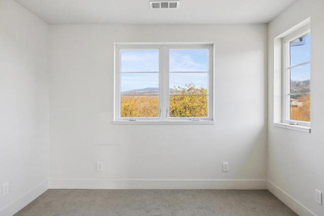 577 Creekside Court, Half Moon Bay CA: https://media.crmls.org/mediaz/7f5dec33-7e5e-4cbf-9149-cccf32fb7ca7.jpg