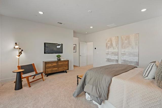 191 Scarlett Way, Hollister CA: https://media.crmls.org/mediaz/7f5e535a-f4e7-4bff-8b4d-420fd351df99.jpg