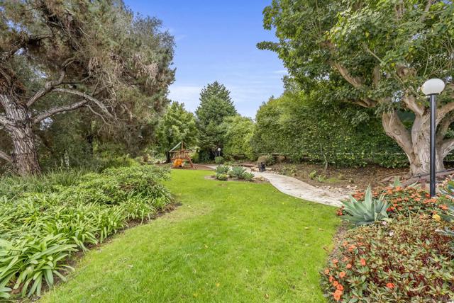 8871 Caminito Primavera, La Jolla CA: https://media.crmls.org/mediaz/7f5f3373-2026-4d60-8a2d-b92c5825174e.jpg