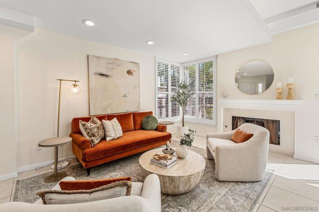 6338 Caminito Del Pastel, San Diego CA: https://media.crmls.org/mediaz/7f5f4e6b-8247-4b69-847c-b714a185391b.jpg