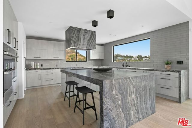 11010 Chalon Road, Los Angeles CA: https://media.crmls.org/mediaz/7f5fd673-7a88-4acf-8dd9-680908165b18.jpg