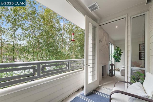 1655 N California, Walnut Creek CA: https://media.crmls.org/mediaz/7f5fe9fd-840a-473f-9855-ac00cf75b417.jpg