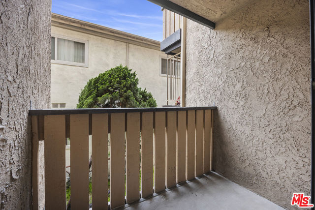 4170 Elm Avenue, Long Beach CA: https://media.crmls.org/mediaz/7f60840c-8abe-451d-8777-7d57c0a52718.jpg