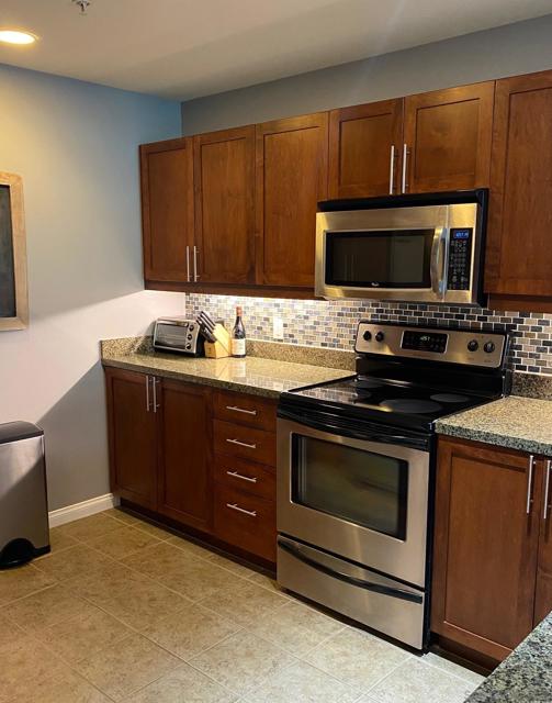 253 10Th Ave, San Diego CA: https://media.crmls.org/mediaz/7f608d09-55e3-4e86-9d21-06ddc0e1b70b.jpg