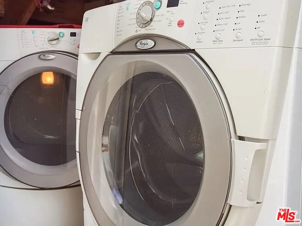 https://media.crmls.org/mediaz/7f60de2a-9e62-4017-b374-9111a59b31cf.jpg?preset=X-Large