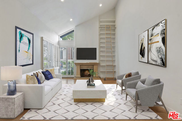 2781 Woodwardia Drive, Los Angeles CA: https://media.crmls.org/mediaz/7f612dce-3e54-46db-990a-96743511d79f.jpg