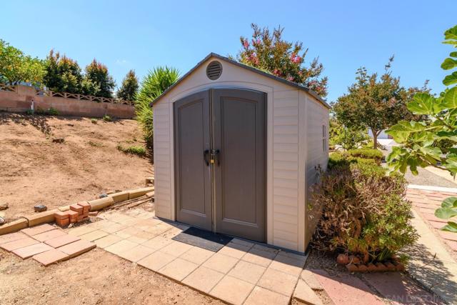 16498 Roca Dr, San Diego CA: https://media.crmls.org/mediaz/7f6198f3-ecbe-440d-bfaf-b8fc90a94ff8.jpg