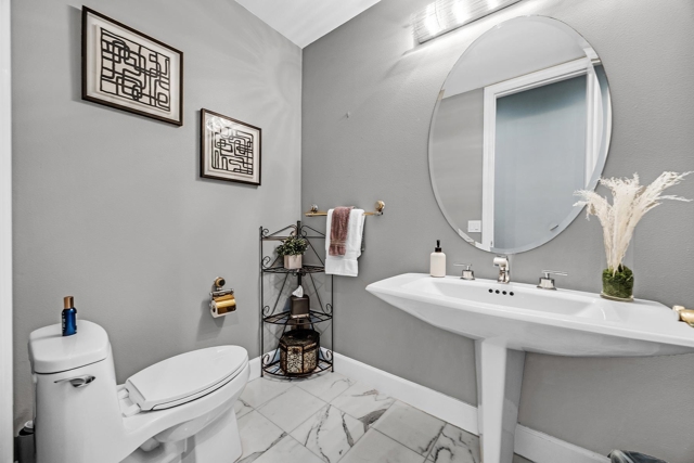 7832 Foothill Rd, Pleasanton CA: https://media.crmls.org/mediaz/7f628046-2676-44c3-82d8-37e2caa4caae.jpg