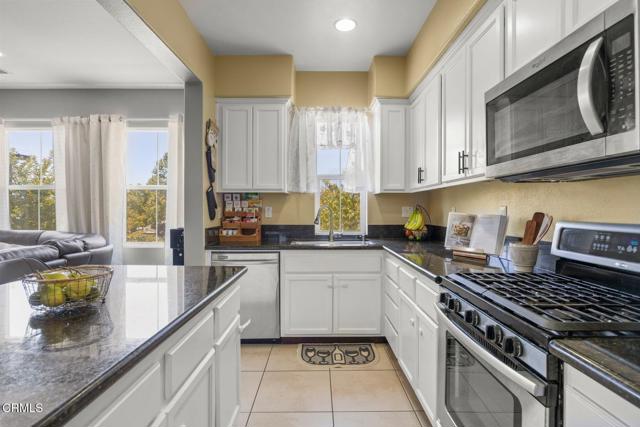 3102 N Oxnard Boulevard, Oxnard CA: https://media.crmls.org/mediaz/7f62f790-0770-48b1-98fa-630c8aab532e.jpg