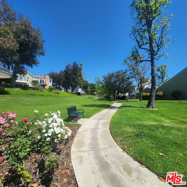 32134 Beachlake Lane, Westlake Village CA: https://media.crmls.org/mediaz/7f63be89-e5ef-4d49-943e-44f6813361da.jpg