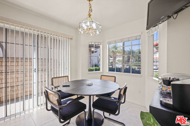 12119 Falcon Crest Way, Porter Ranch CA: https://media.crmls.org/mediaz/7f63fe6e-ab77-43ca-bcad-e9bf4f4f37b0.jpg