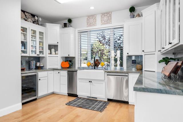 Image 10 of 51 For 2770 Summerland Road