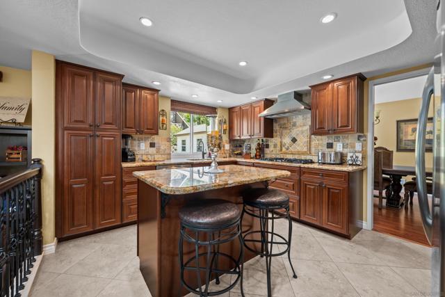 9014 Stargaze Ave, San Diego CA: https://media.crmls.org/mediaz/7f65469c-755f-4972-96f7-264b349f555b.jpg