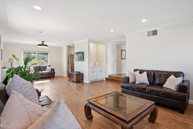 354 Larch Crest Court, Newbury Park CA: https://media.crmls.org/mediaz/7f65d61a-ded8-4b22-8c3a-73cbfb69753c.jpg
