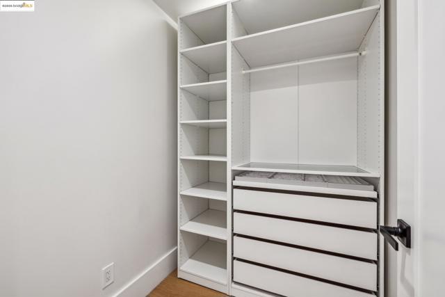 2312 Eighth St, Berkeley CA: https://media.crmls.org/mediaz/7f660bac-61d4-450c-b1db-cb05d79f3051.jpg