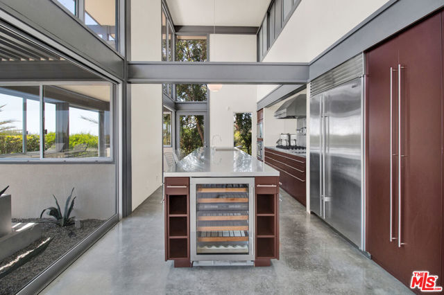 9892 BEVERLY GROVE Drive, Beverly Hills CA: https://media.crmls.org/mediaz/7f667428-9c69-4893-8c2a-89b814a2cc26.jpg