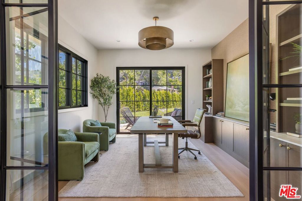 3935 Rhodes AvenueStudio City img 1