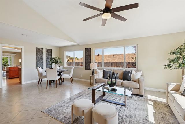 14637 Poway Mesa Dr, Poway CA: https://media.crmls.org/mediaz/7f67023c-7f85-4635-81a8-682877fb41f7.jpg