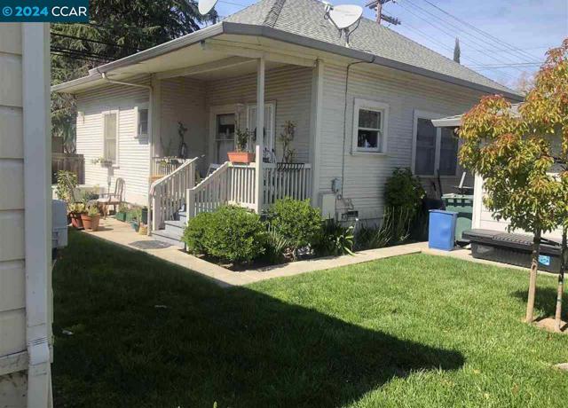 Image 3 of 37 For 2244 Almond Ave