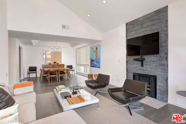 10640 Wilkins Avenue, Los Angeles CA: https://media.crmls.org/mediaz/7f6759fe-7ea2-43b6-badb-d0e44e183025.jpg