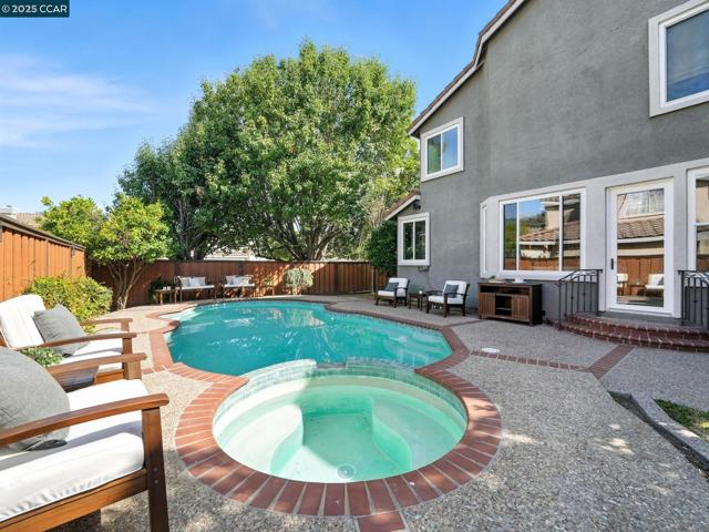 36309 Tunbridge Drive, Newark CA: https://media.crmls.org/mediaz/7f67823e-2eec-4a35-a72d-ae0a7d9ff005.jpg