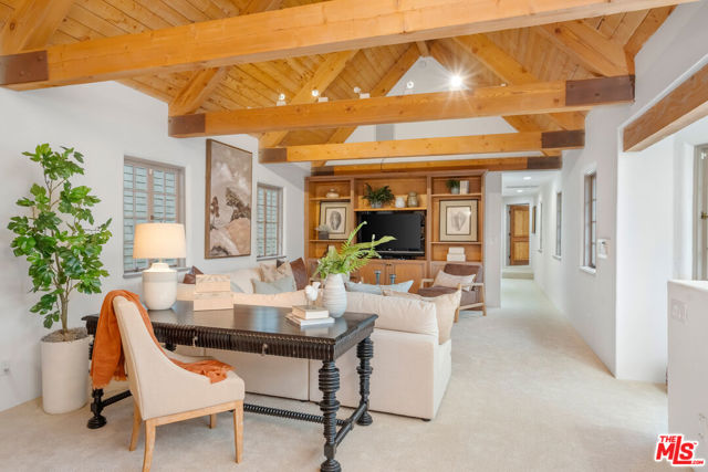 2917 N Poinsettia Avenue, Manhattan Beach CA: https://media.crmls.org/mediaz/7f678434-00be-4b2d-ae82-5715a157275f.jpg