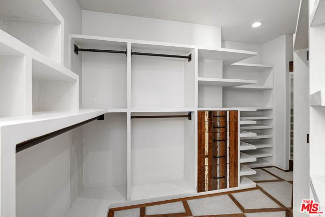 8249 Marmont Lane, Los Angeles CA: https://media.crmls.org/mediaz/7f680d50-8446-47d2-9dd6-22ab740a41ec.jpg