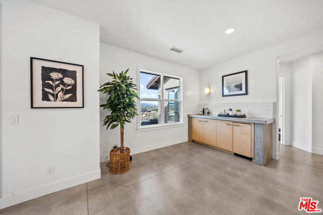 32070 Via Vera, Bonsall CA: https://media.crmls.org/mediaz/7f684fac-47c1-4bfe-b448-d187aaa74180.jpg