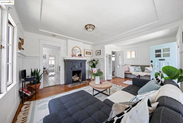 423 Santa Clara Ave, Alameda, California 94501, 1 Bedroom Bedrooms, ,1 BathroomBathrooms,Single Family Residence,For Sale,Santa Clara Ave,41099559