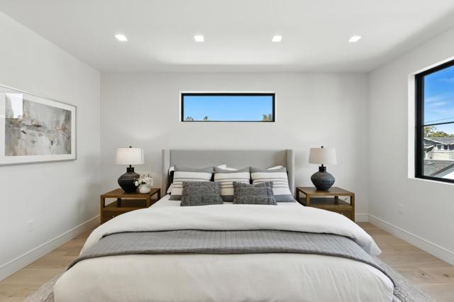 125 15th Avenue, San Mateo CA: https://media.crmls.org/mediaz/7f68a375-8d0f-4d90-b5a4-73034d1a1028.jpg