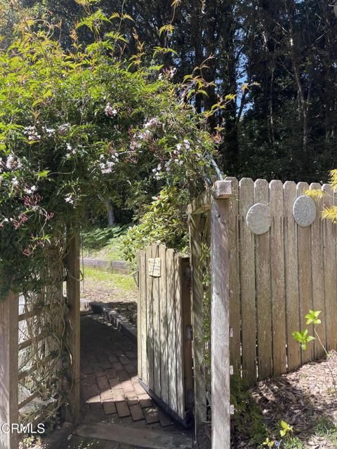 32691 Pearl Drive, Fort Bragg CA: https://media.crmls.org/mediaz/7f691b55-63ce-4ff1-80b8-05e2f4b9fcd3.jpg