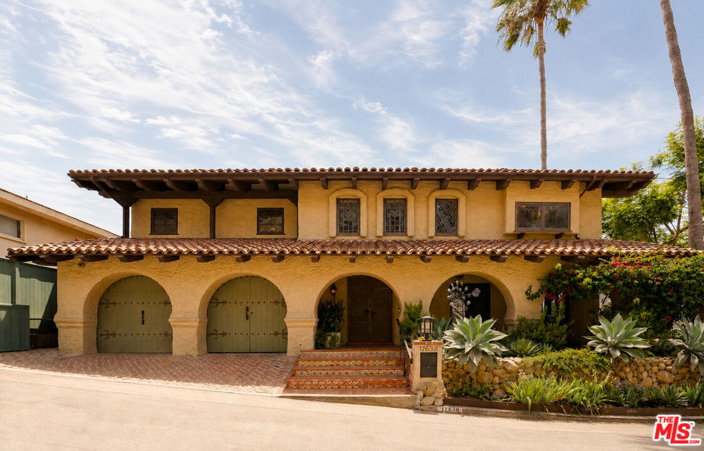 17638 Revello Drive — Spanish