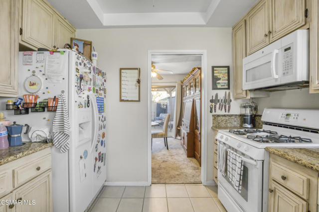 2190 Westshore Lane, Westlake Village CA: https://media.crmls.org/mediaz/7f6a4c3b-9a02-493b-8e01-15cc948b42ed.jpg