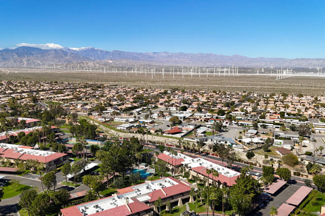 675 N Los Felices W Circle, Palm Springs CA: https://media.crmls.org/mediaz/7f6ac8a7-0ef2-4860-a51e-b48783107479.jpg