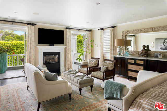 Drew Fenton | 456 N Bowling Green Way Los Angeles CA | MLS: 7251586