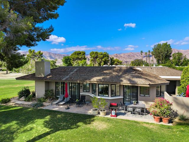 5 Seton Court, Rancho Mirage CA: https://media.crmls.org/mediaz/7f6b1fa3-de5e-4c8f-b024-6ba190af9474.jpg