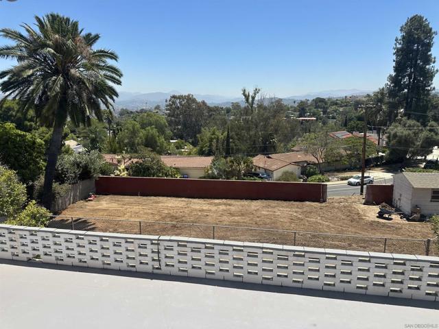 874 Hacienda Drive, El Cajon CA: https://media.crmls.org/mediaz/7f6b59d2-ab8e-4a56-8d78-90bf42ed61ad.jpg