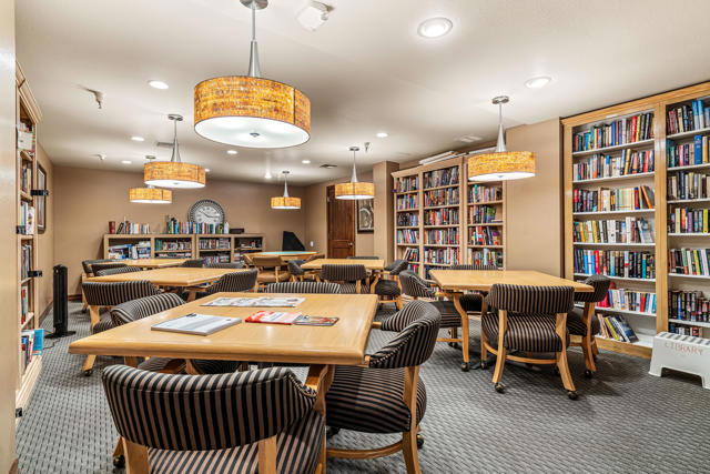 42498 Sand Dune, Palm Desert CA: https://media.crmls.org/mediaz/7f6bb1e9-fceb-4395-9ee7-90c73f85cb0f.jpg