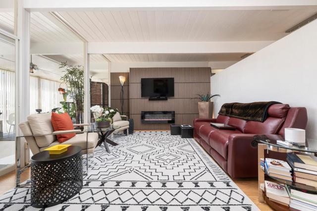 1652 Lexington Avenue, San Mateo CA: https://media.crmls.org/mediaz/7f6c0b37-293b-4b81-8b52-ae2d1936fbcc.jpg