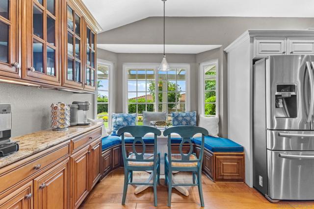 3445 Lomas Serenas Dr, Escondido CA: https://media.crmls.org/mediaz/7f6c2ef5-b891-45a6-935e-acf4a459d523.jpg