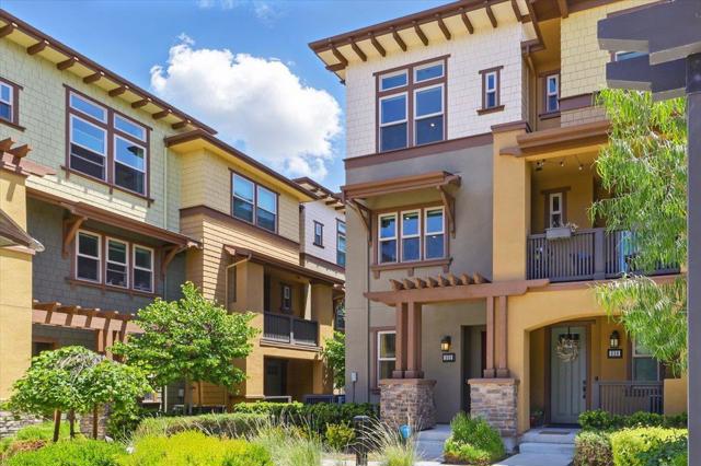 332 Marquetta Circle, Mountain View CA: https://media.crmls.org/mediaz/7f6c54d2-c3bd-4c1d-8c80-7b76d4e69d9f.jpg