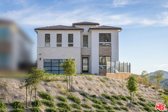 20668 W Hummingbird Court, Porter Ranch CA: https://media.crmls.org/mediaz/7f6c7a10-c3f0-4cb2-ab52-212e99e4990f.jpg