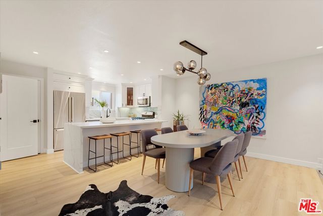2108 Neilson Way, Santa Monica CA: https://media.crmls.org/mediaz/7f6c9eea-b22e-4c34-a623-840c0d8aa10c.jpg